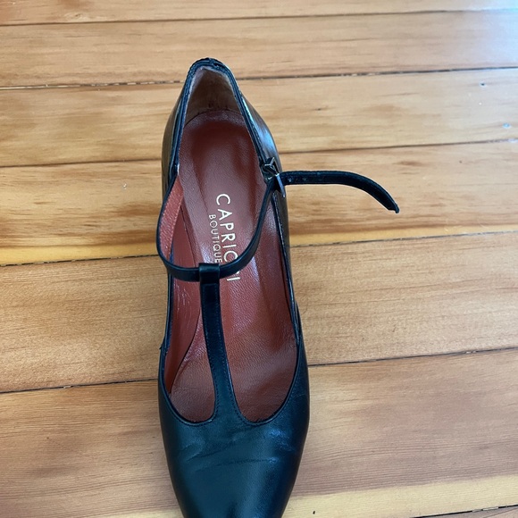 Comfortable and chic Italian shoes size 35EU. Heel 2.75” - Picture 3 of 6